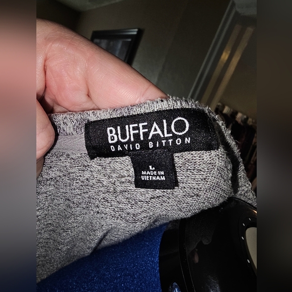 Soft gray cheetah print sweater - Picture 4 of 7